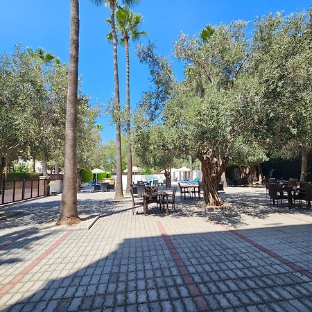Park Palace Hotel كيرينيا المظهر الخارجي الصورة