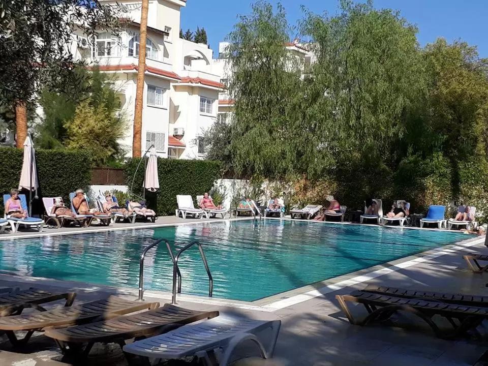 Park Palace Hotel كيرينيا المظهر الخارجي الصورة